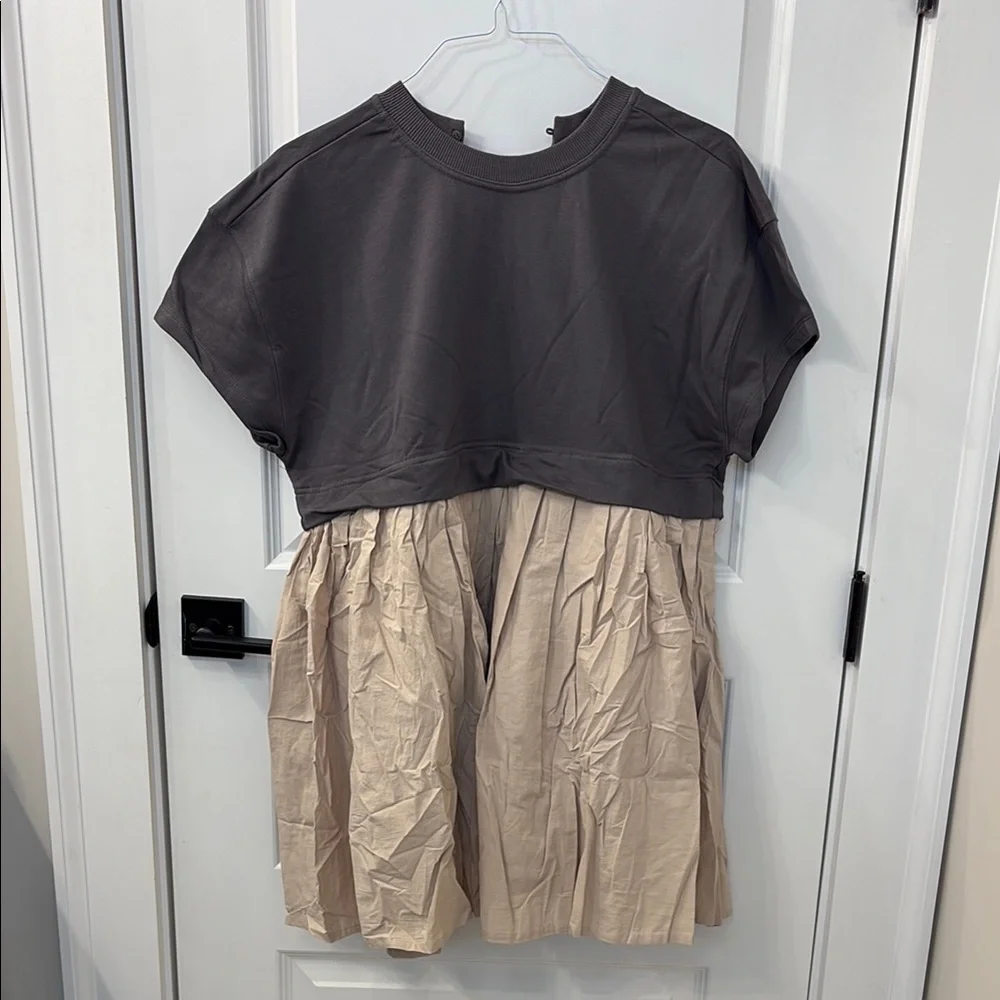 Two-tone knit dress. Size Small. Runs big. - Picture 1 of 4